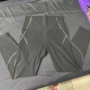 Lululemon align LE gold & Black legging